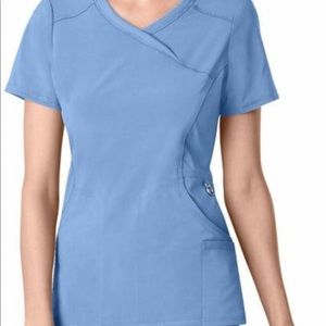 Cherokee Infinity V neck scrub top size Large